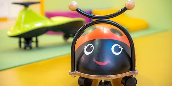 Freuen sich über die Zertifizierung: (v.l.) Chefarzt Prof. Dr. Stefan von Delius, Ärztliche Leiterin Dr. Christina Bayer, Leiterin Ernährungsmedizin Dipl.-Oecotrophologin Brigitta Robeis, Diabetesberaterin DDG Sylvia Neumann, Diätassistentin und Diabetesberaterin DDG Heike Kind sowie Assistenzarzt Dr. Christian Lamm