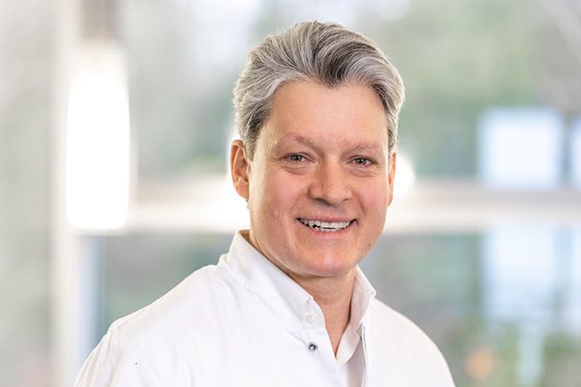 Chefarzt Privatdozent Dr. Florian Herrle