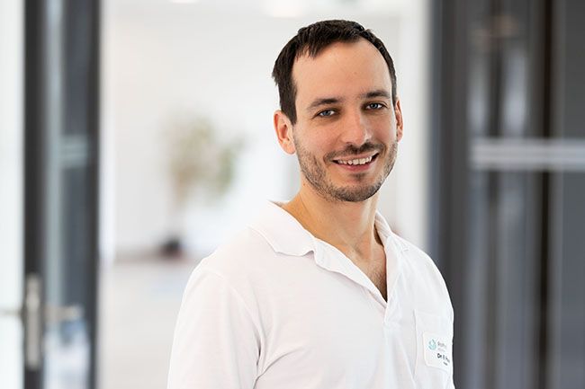 Dr. med. Balázs Poros