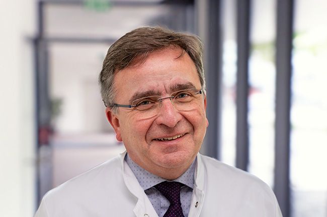 Dr. med. Michael Bayeff-Filloff