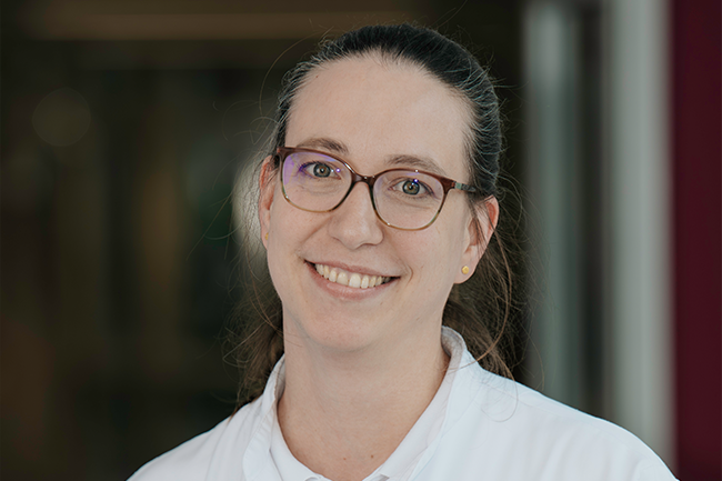 Dr. med.  Monika  Ellßel