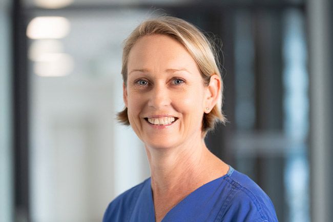 Dr.  Juliane Kuhlemann