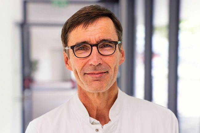 Der langjährige Chefarzt Dr. Hanns Lohner freut sich auf den Ruhestand
