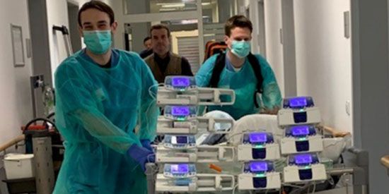 Transport eines isolierpflichtigen Patienten Transport eines isolierpflichtigen Patienten