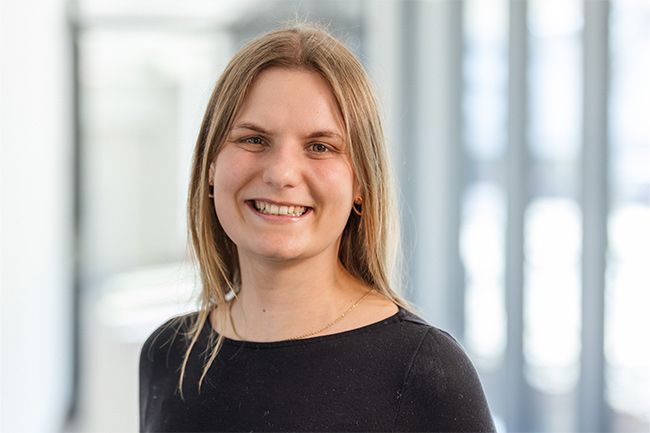  Anna Schwenk