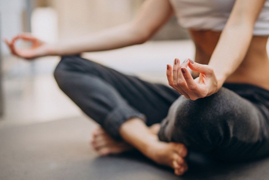 https://de.freepik.com/fotos-kostenlos/junge-frau-die-yoga-zu-hause-praktiziert_7167999.htm#query=yoga&position=2&from_view=keyword&track=sph&uuid=165add3f-7832-4b82-a29f-3744ed5c0139 https://de.freepik.com/fotos-kostenlos/junge-frau-die-yoga-zu-hause-praktiziert_7167999.htm#query=yoga&position=2&from_view=keyword&track=sph&uuid=165add3f-7832-4b82-a29f-3744ed5c0139