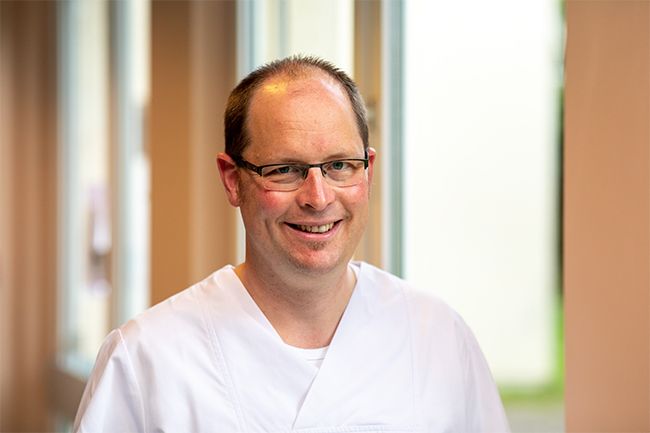 Dr. med.  Julian  Bayerlein