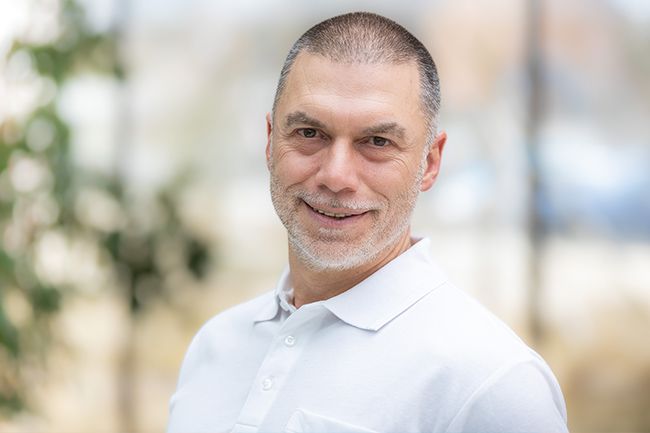 Dr. med.  Gordon  Hoffmann