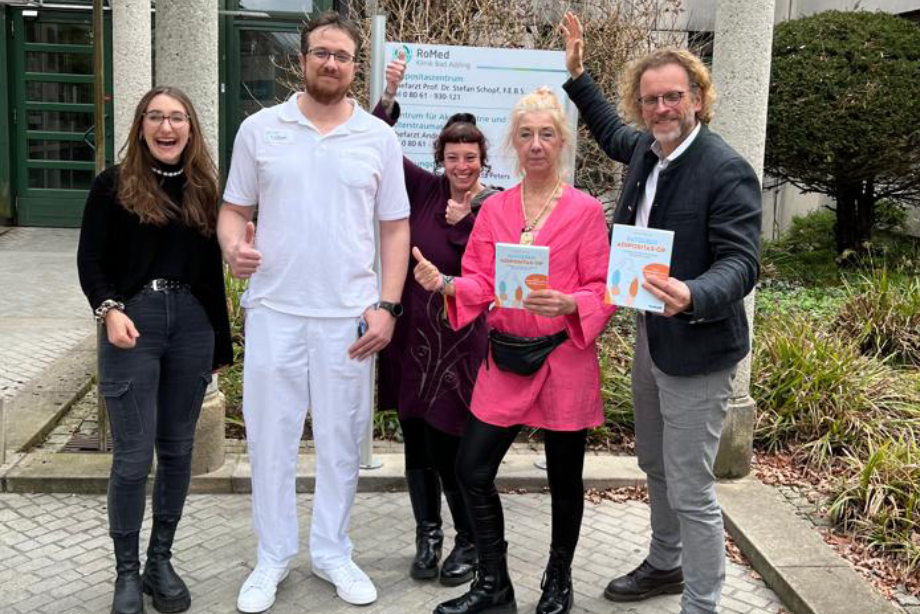 v. l.n.r.: Diätassistentin Franziska Laumer, Oberarzt Pavel Kremer, Fachkoordinatorin Elfie Kocher-Siebert, Diplom Oecotrophologin Jutta Peters, Chefarzt Prof. Dr. med. Stefan Schopf. v. l.n.r.: Diätassistentin Franziska Laumer, Oberarzt Pavel Kremer, Fachkoordinatorin Elfie Kocher-Siebert, Diplom Oecotrophologin Jutta Peters, Chefarzt Prof. Dr. med. Stefan Schopf.