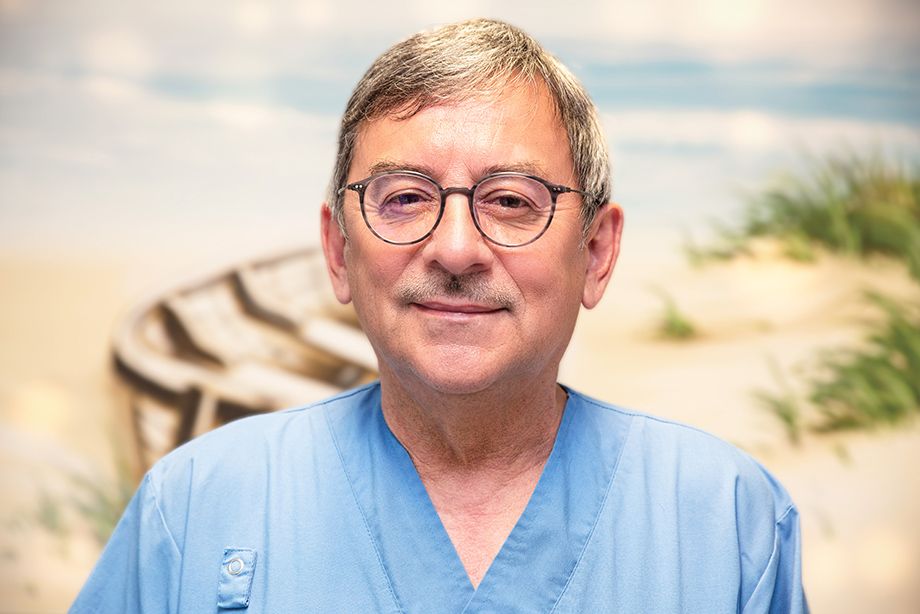 Dr. Wolfgang John, er freut sich mit einem lachenden und einem weinenden Auge auf den Ruhestand. Dr. Wolfgang John, er freut sich mit einem lachenden und einem weinenden Auge auf den Ruhestand.