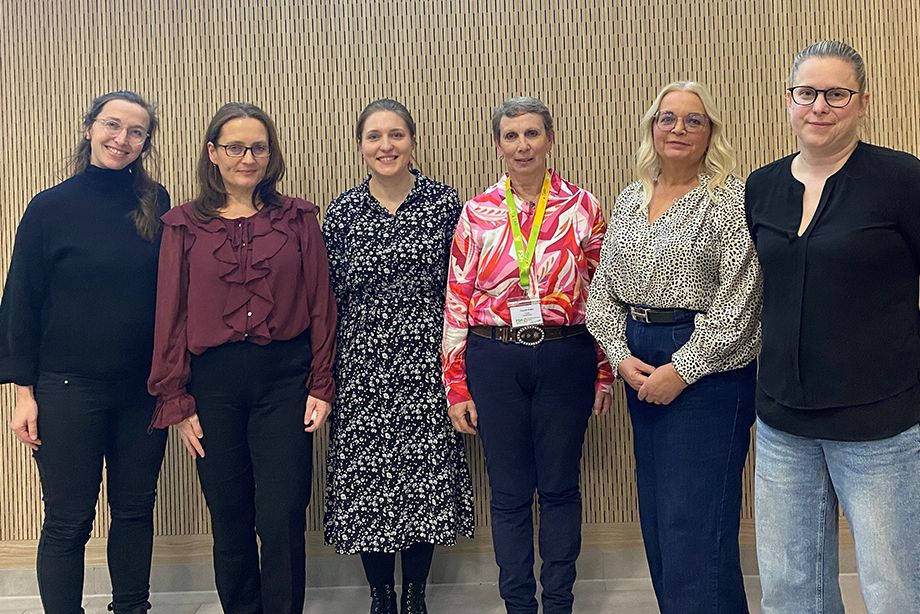 Organisatorinnen und Referentinnen (v.l.): Dr. Julia Schiller, Oberärztin Gynäkologie; Anna Vörös, Dipl-Psychologin, Dr. Maria Huber, Ärztin; Claudia Drake, Frauenselbsthilfe Krebs Rosenheim; Heidemarie Siegert, Psychologin Krebsberatungsstelle Bayerische Krebsgesellschaft Rosenheim; Dr. Monika Wolf, Oberärztin Gynäkologie