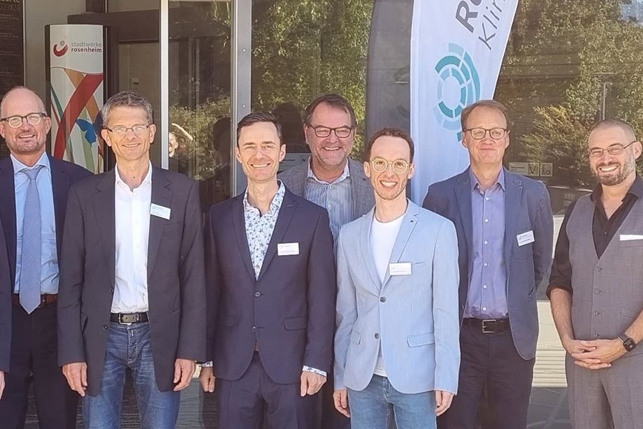 v.l.n.r.:Priv. Doz. Dr. Tobias Rüther, LMU Klinikum München, Prof. Dr. Stephan Budweiser, Dr. Thomas Unterweger, Dr. Stefan Kaldune, Dr. Julian Essmann, Dr. Johannes Müller, alle RoMed Klinikum und Dr. Michael Iberer, Salinpraxis Rosenheim