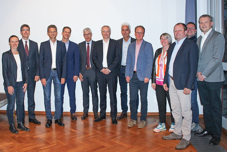 Organisatoren und Referenten des Onkologischen Symposiums Organisatoren und Referenten des Onkologischen Symposiums