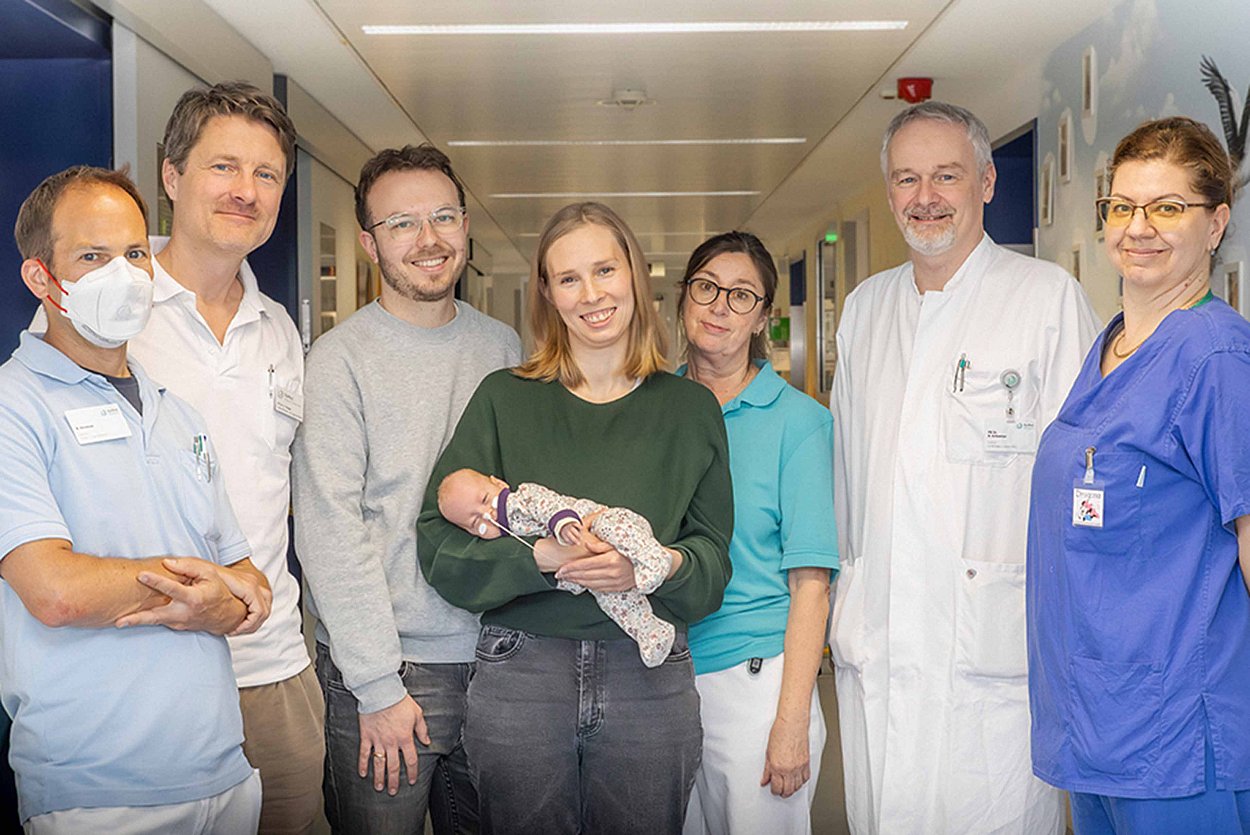 Wenn ein Frühchen Fortschritte macht, ist die Freude bei Eltern wie dem Team des Perinatalzentrums Rosenheim immer groß.