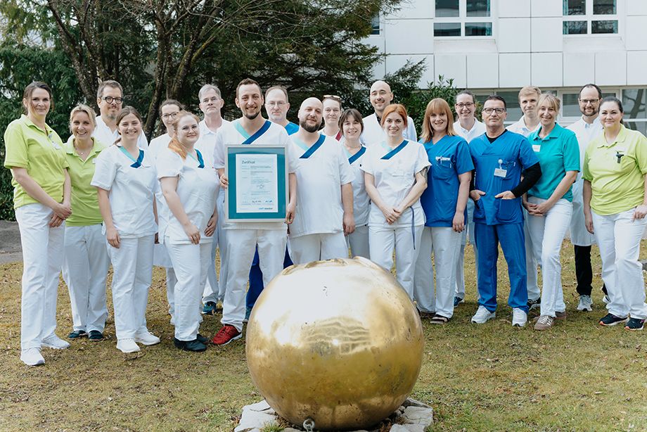 Sichtlich stolz auf die Zertifizierung als Überregionale Stroke Unit sind die Kolleginnen und Kollegen des RoMed Klinikums Rosenheim
