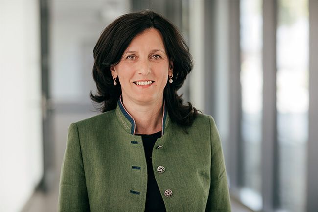 Schulleiterin Amela König, M. Ed. (TUM) © Leppert Quirin